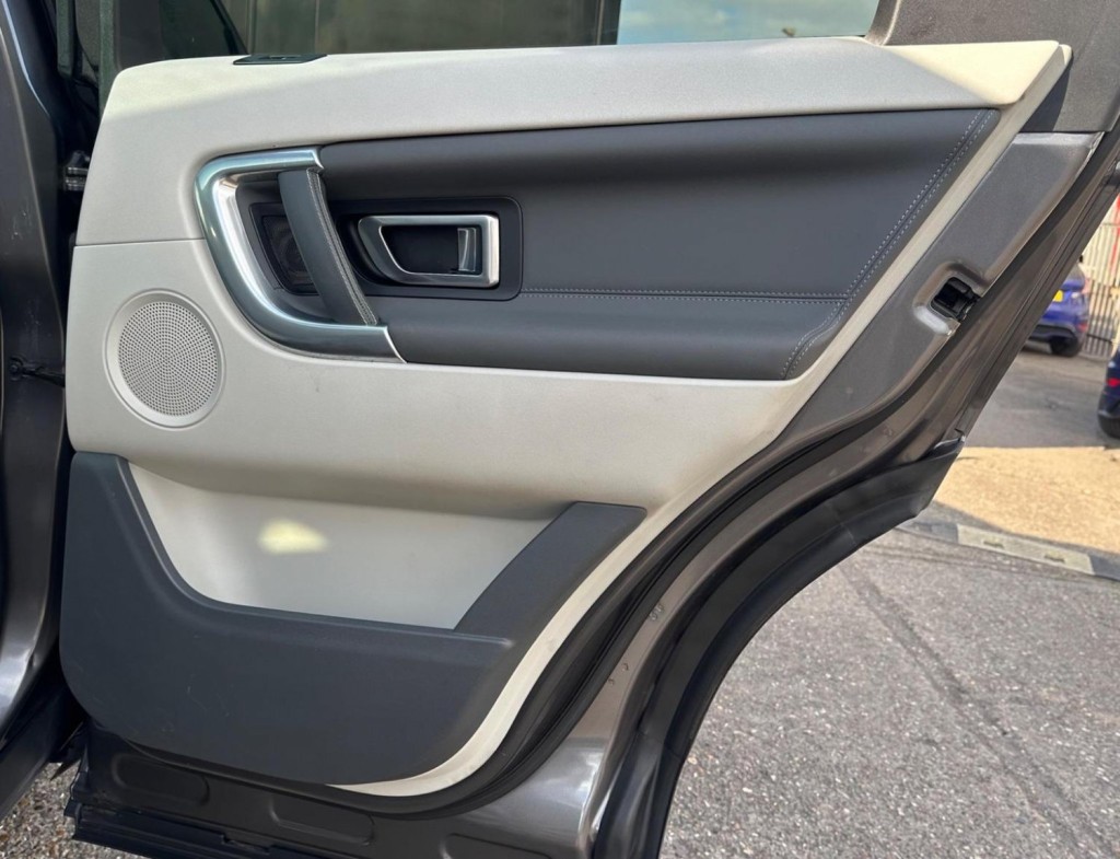 LAND ROVER DISCOVERY SPORT