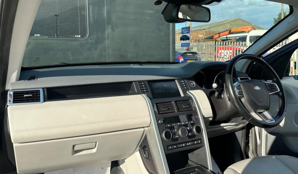 LAND ROVER DISCOVERY SPORT