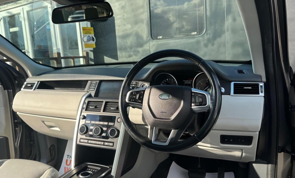 LAND ROVER DISCOVERY SPORT