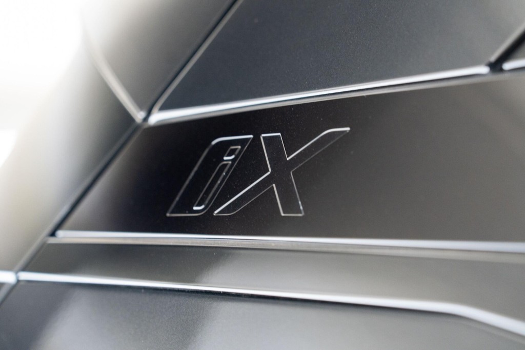 BMW IX