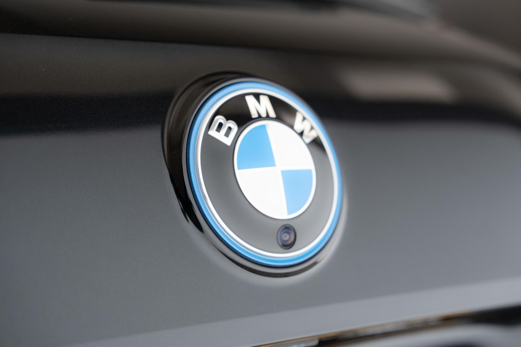 BMW IX