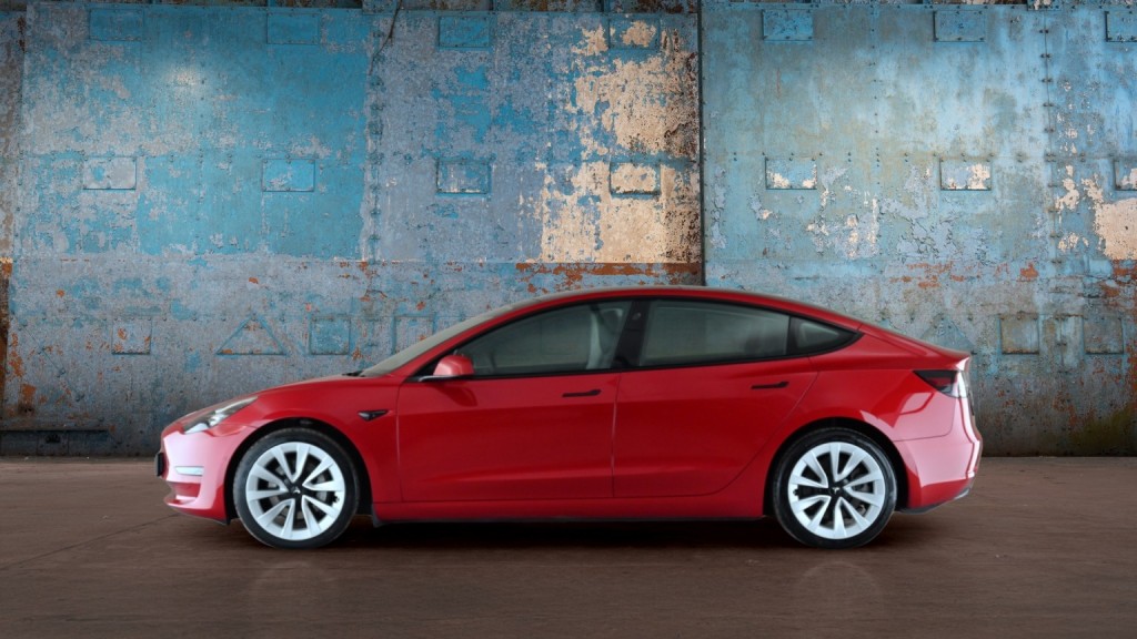 TESLA MODEL 3