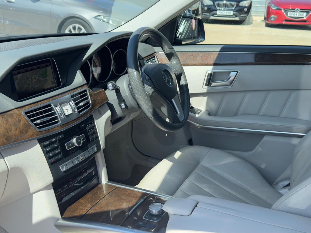 MERCEDES-BENZ E CLASS