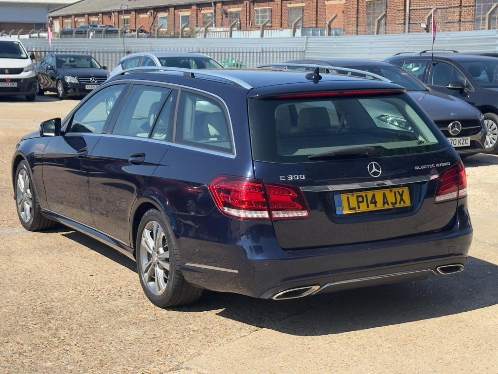 MERCEDES-BENZ E CLASS