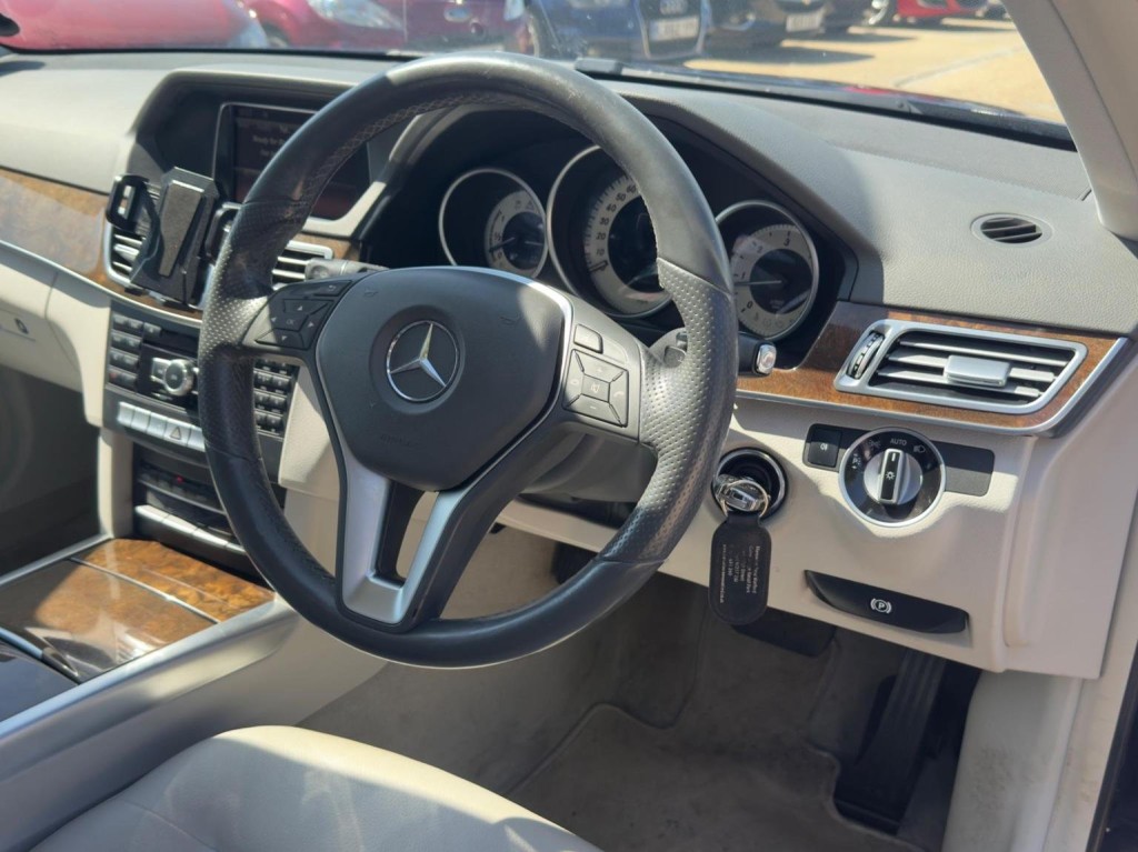 MERCEDES-BENZ E CLASS