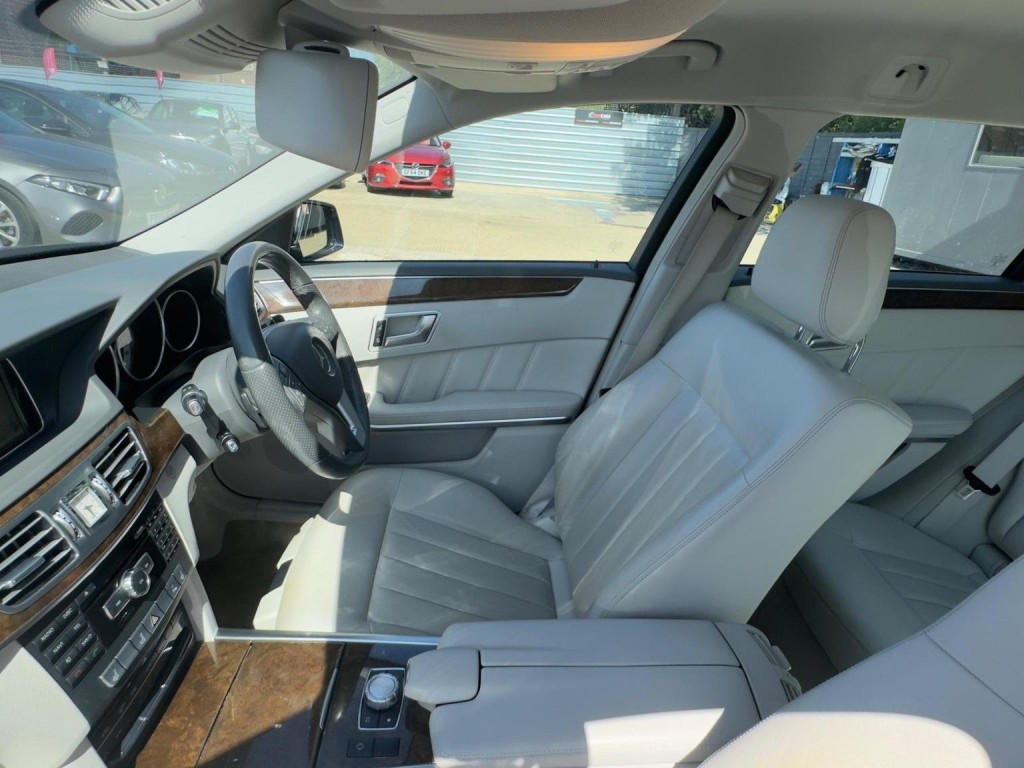 MERCEDES-BENZ E CLASS