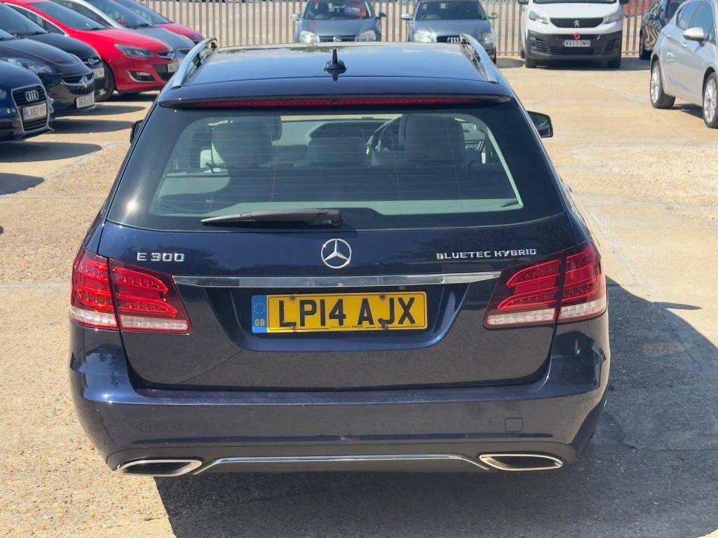 MERCEDES-BENZ E CLASS