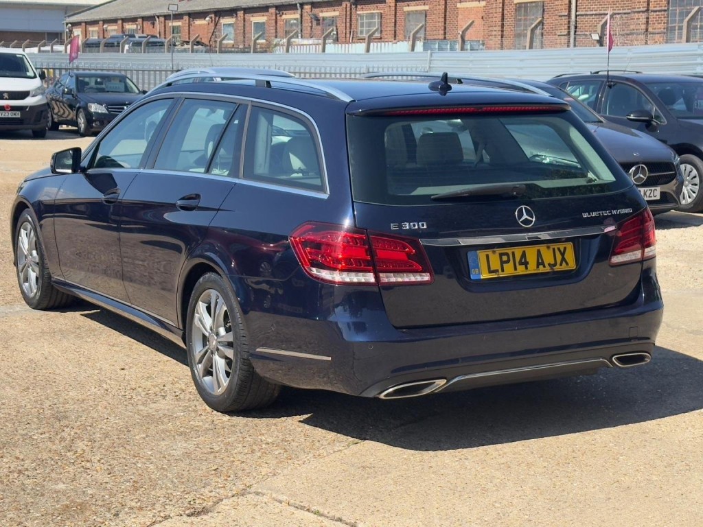 MERCEDES-BENZ E CLASS