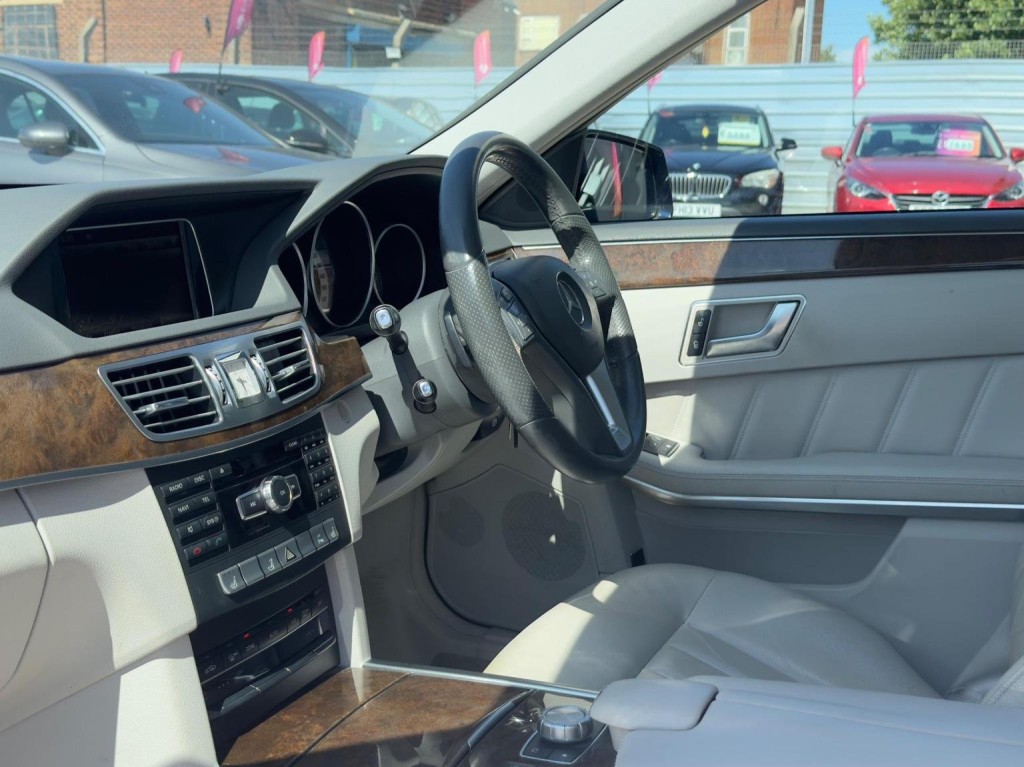 MERCEDES-BENZ E CLASS