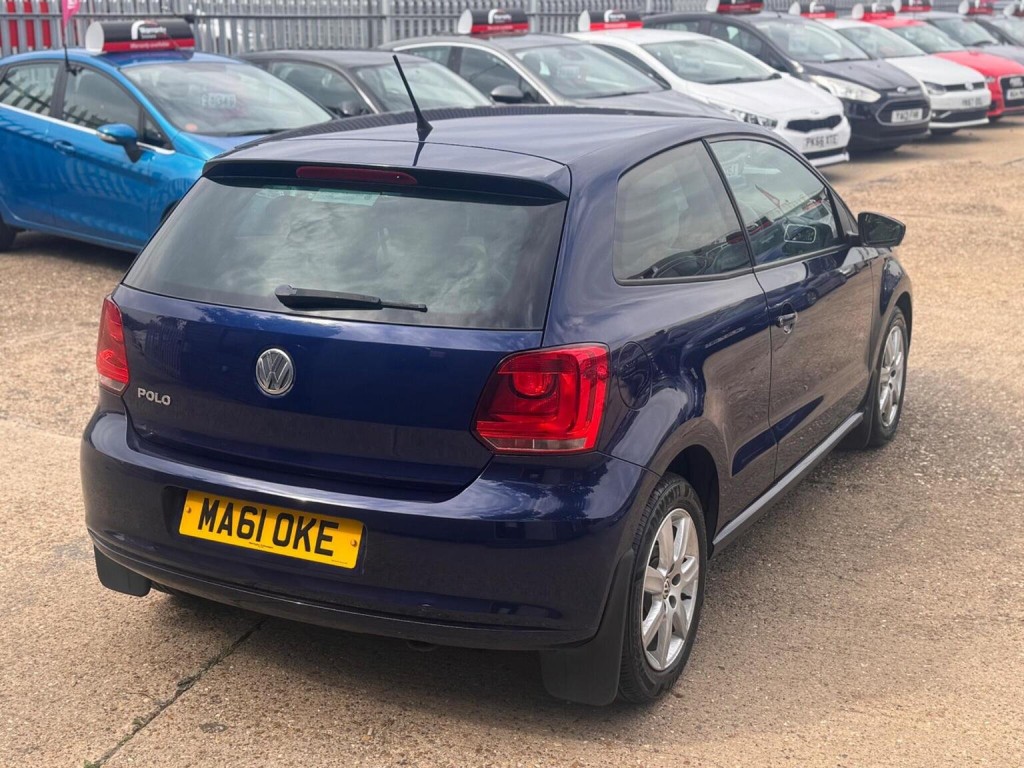VOLKSWAGEN POLO