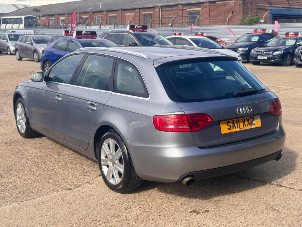 AUDI A4 AVANT