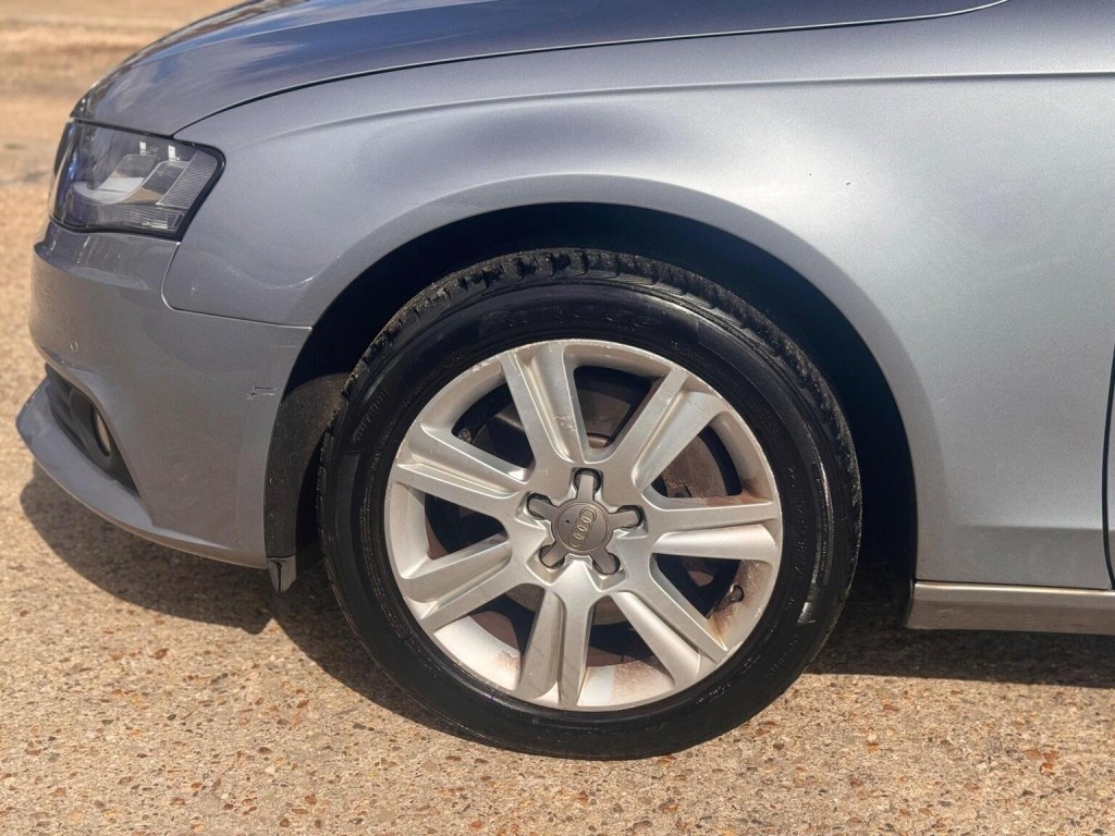 AUDI A4 AVANT