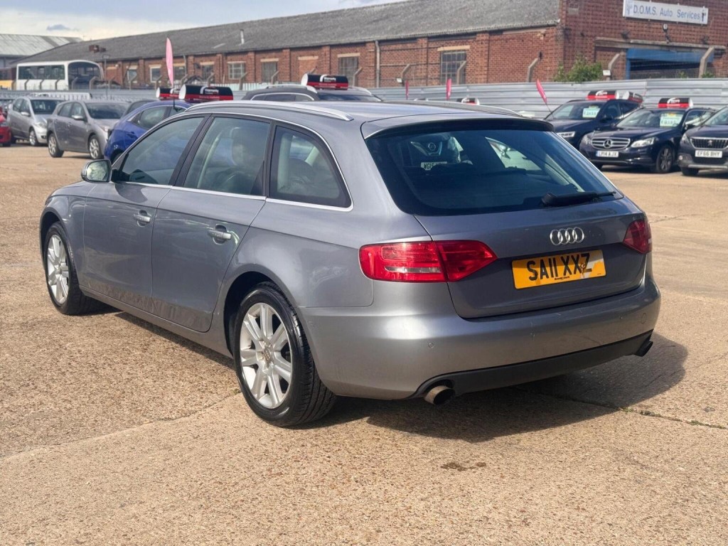 AUDI A4 AVANT