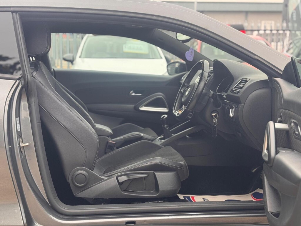 VOLKSWAGEN SCIROCCO