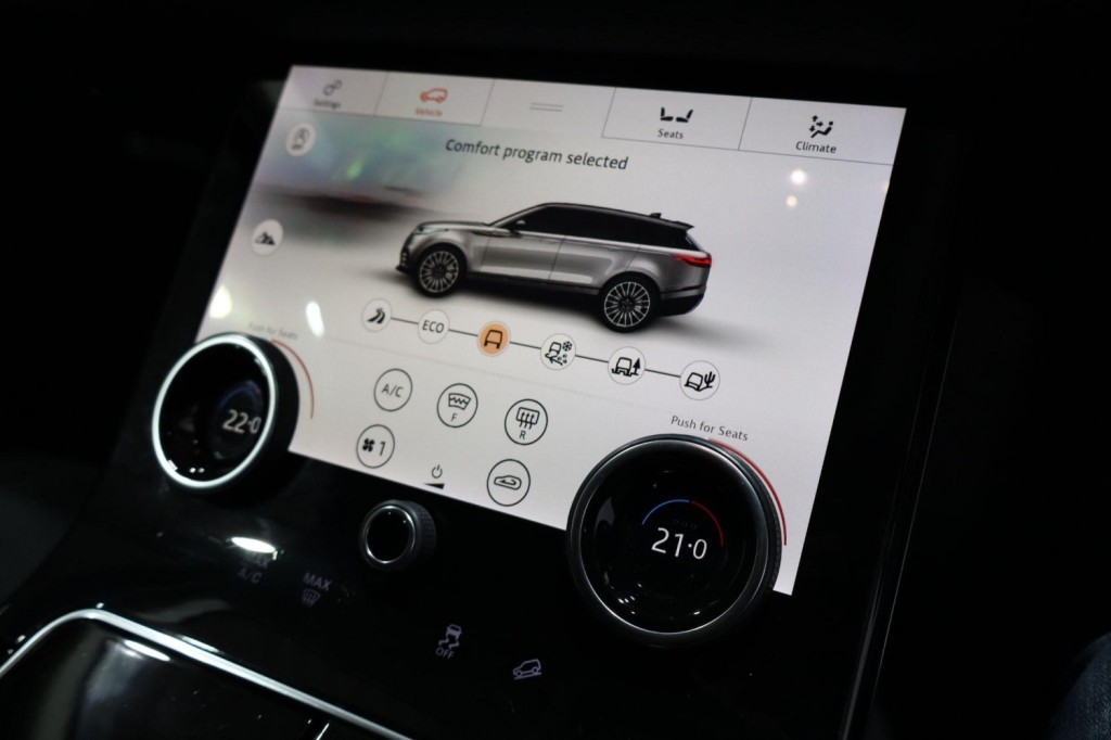 LAND ROVER RANGE ROVER VELAR