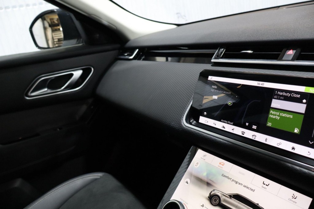 LAND ROVER RANGE ROVER VELAR