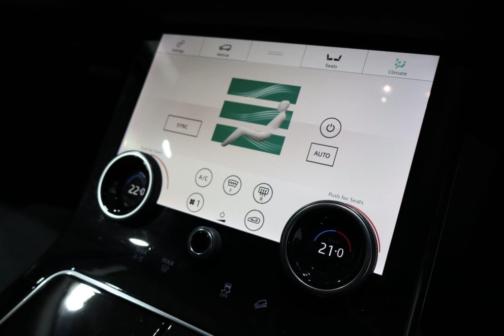 LAND ROVER RANGE ROVER VELAR