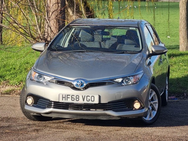 TOYOTA AURIS