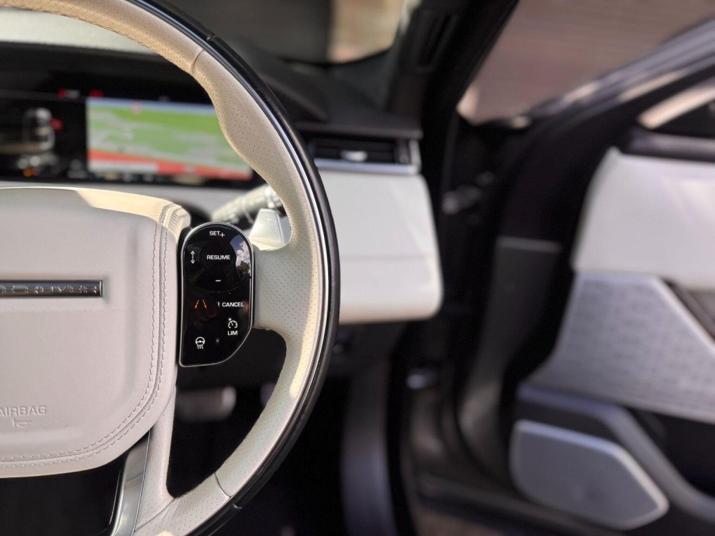 LAND ROVER RANGE ROVER VELAR