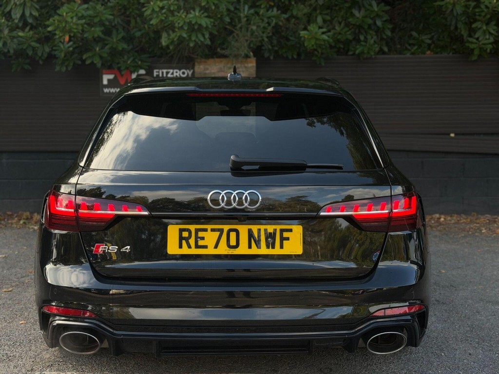 AUDI RS4