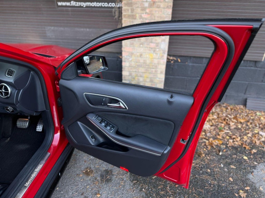 MERCEDES-BENZ GLA CLASS