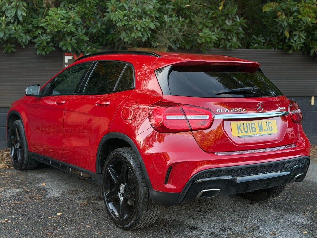 MERCEDES-BENZ GLA CLASS