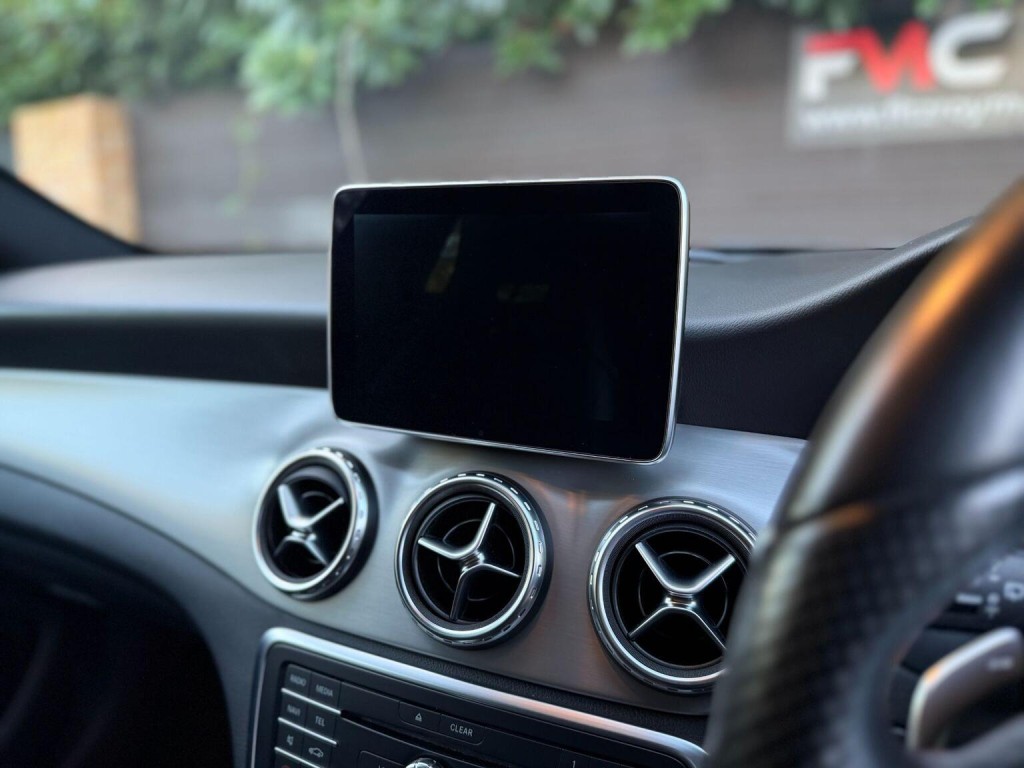 MERCEDES-BENZ GLA CLASS