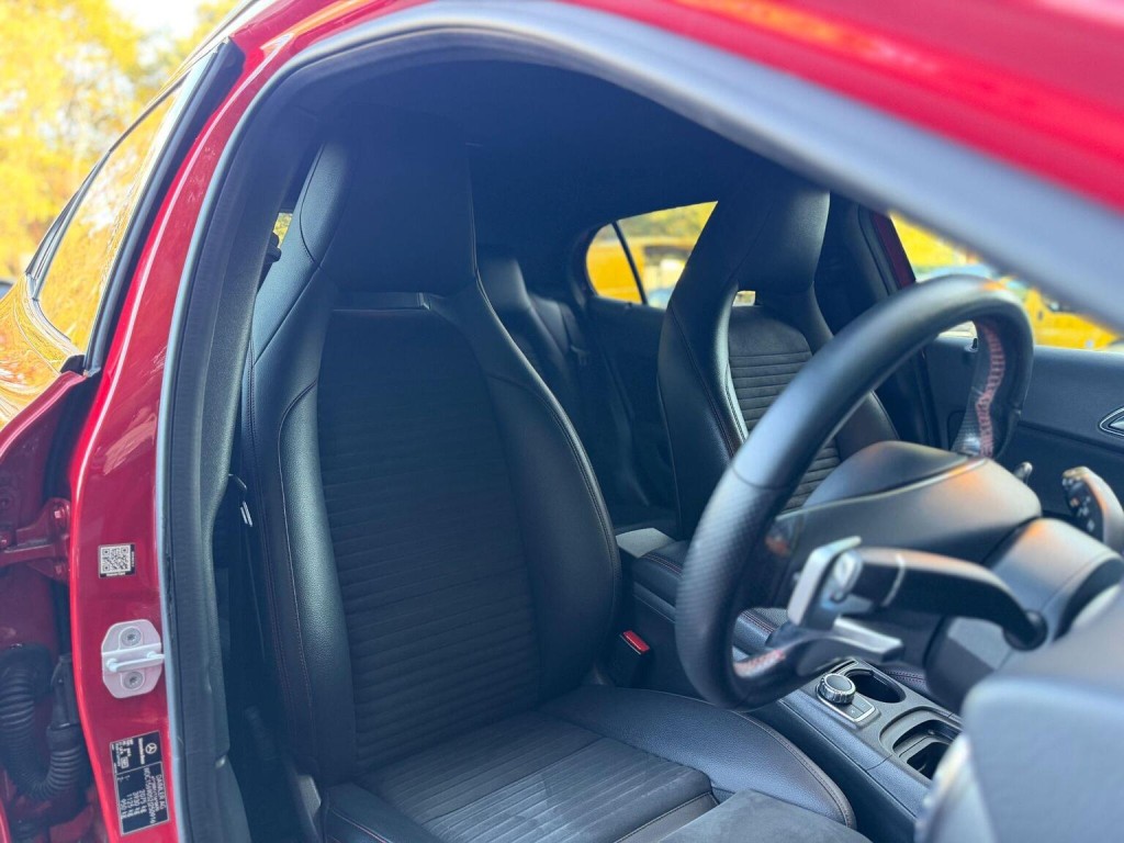 MERCEDES-BENZ GLA CLASS