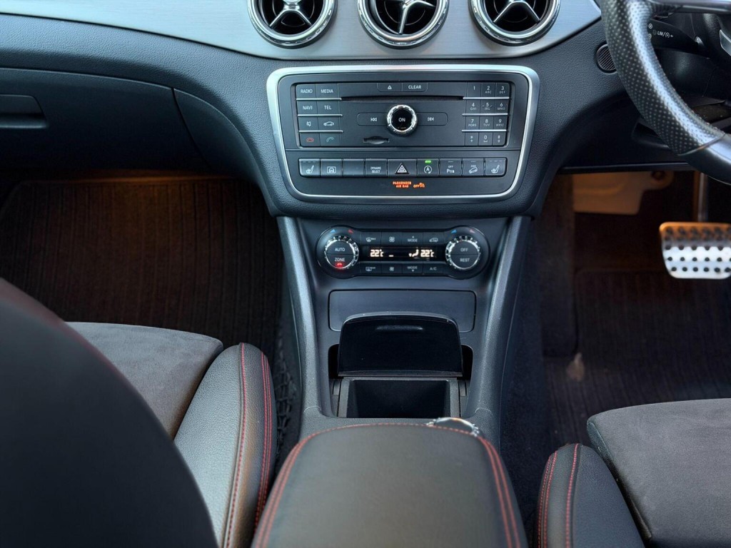 MERCEDES-BENZ GLA CLASS