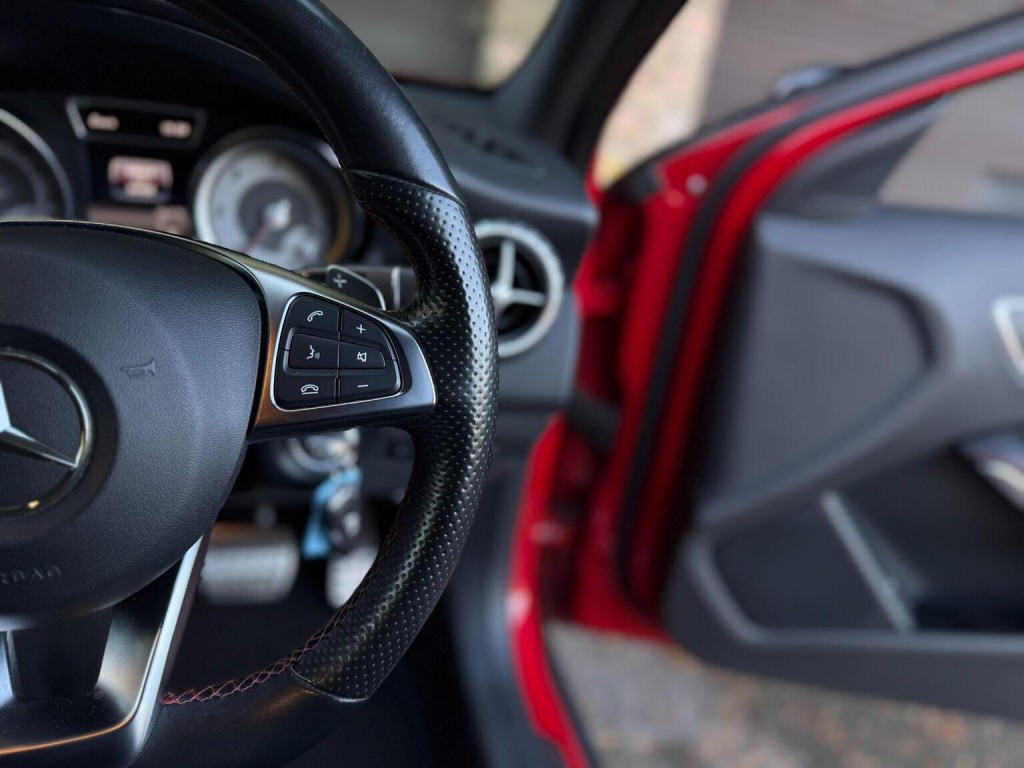 MERCEDES-BENZ GLA CLASS