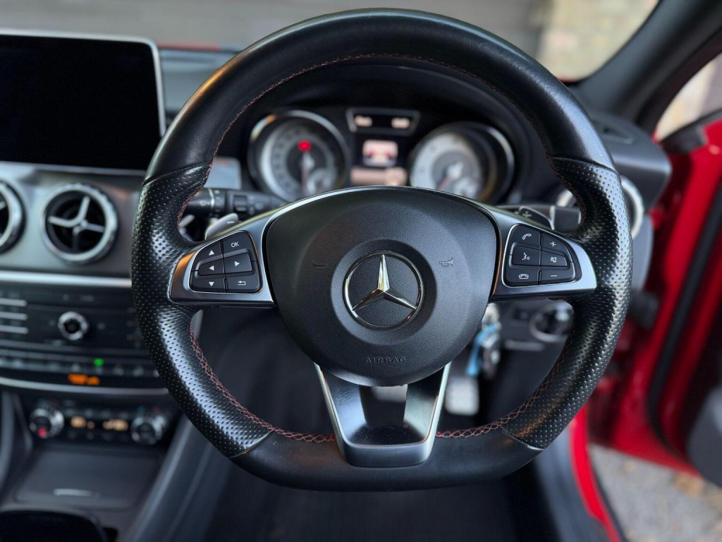 MERCEDES-BENZ GLA CLASS