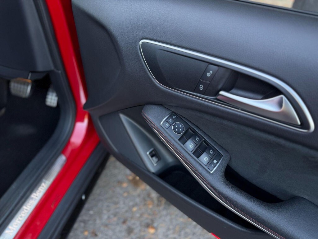 MERCEDES-BENZ GLA CLASS