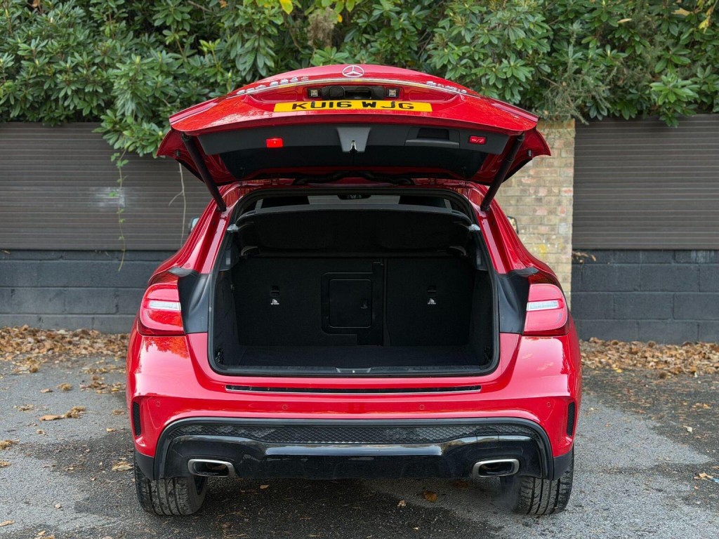 MERCEDES-BENZ GLA CLASS