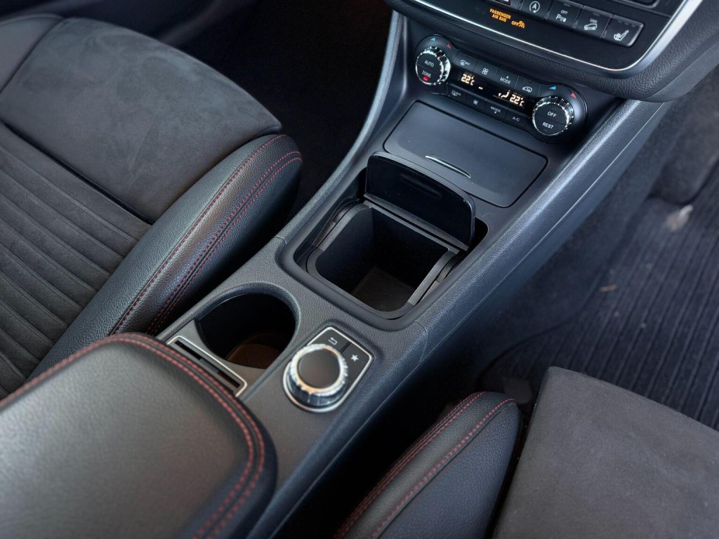 MERCEDES-BENZ GLA CLASS