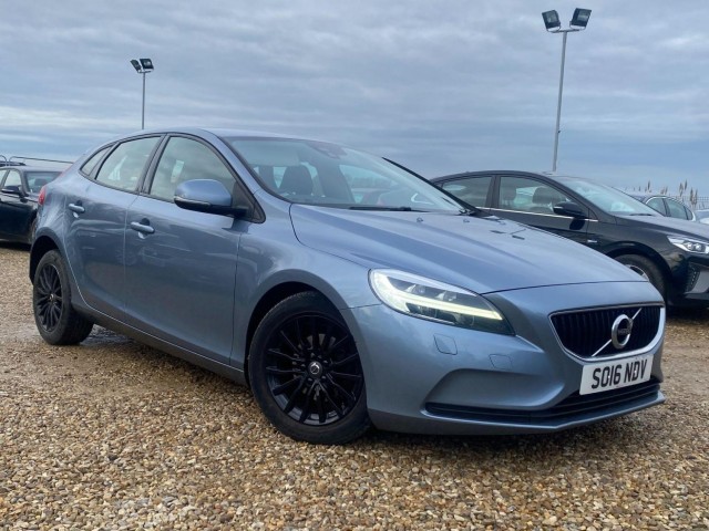 VOLVO V40