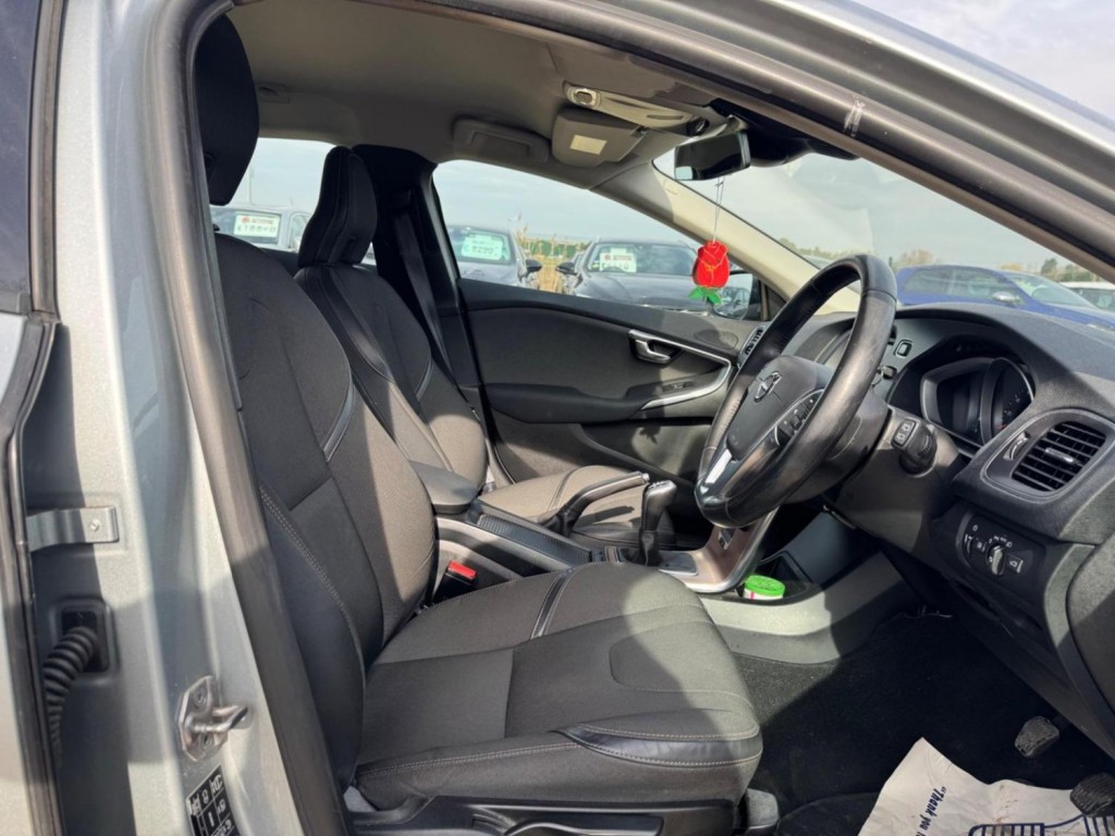 VOLVO V40 CROSS COUNTRY