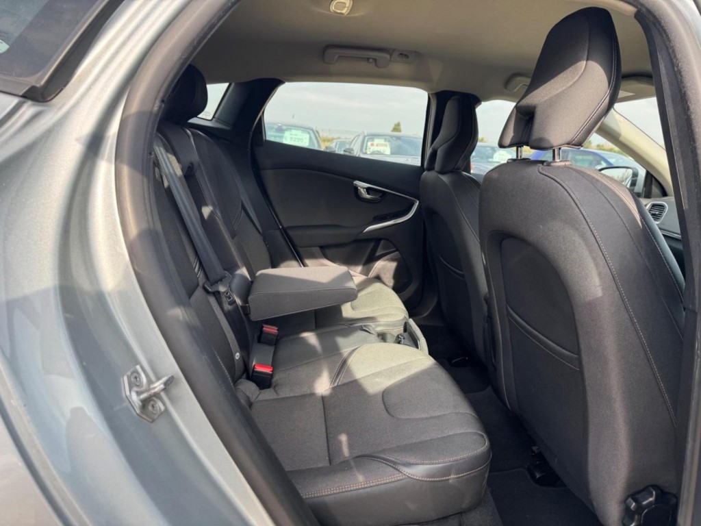 VOLVO V40 CROSS COUNTRY