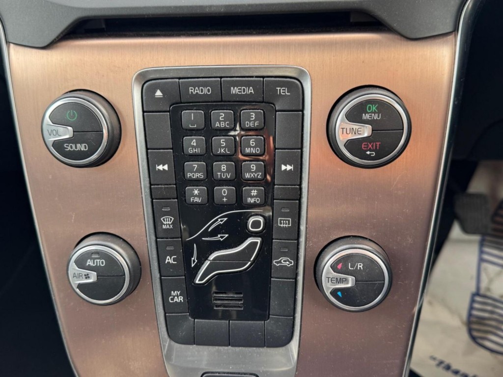 VOLVO V40 CROSS COUNTRY