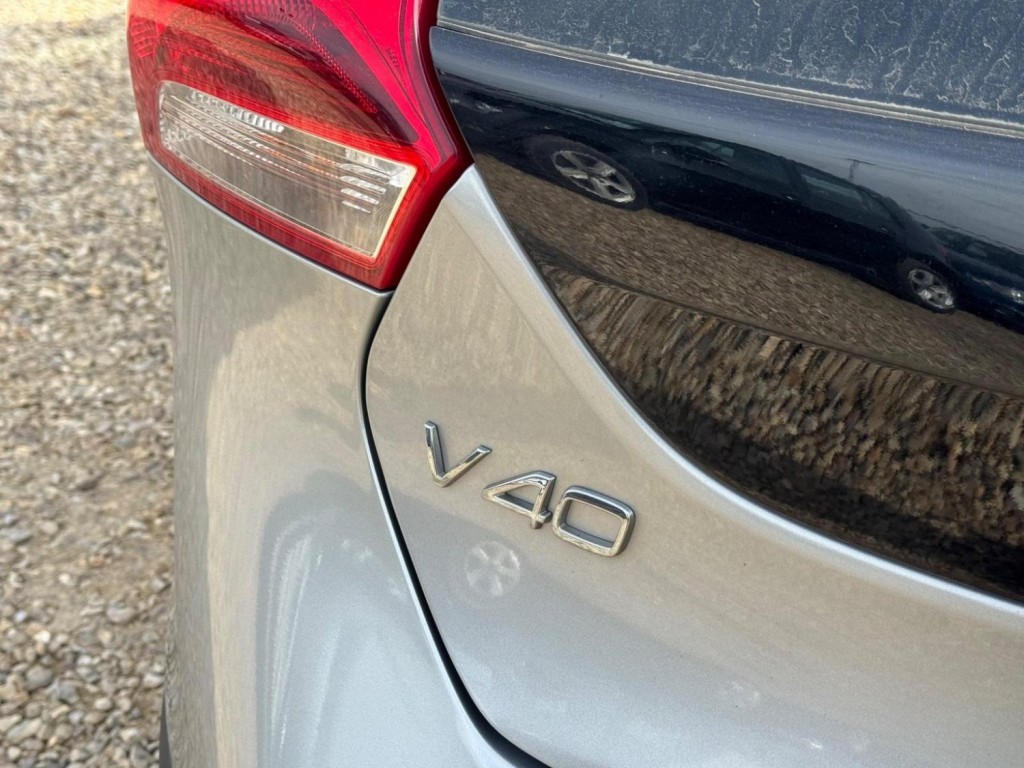 VOLVO V40 CROSS COUNTRY