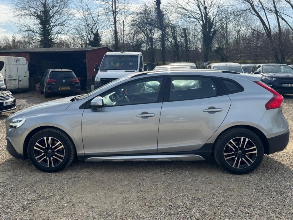 VOLVO V40 CROSS COUNTRY