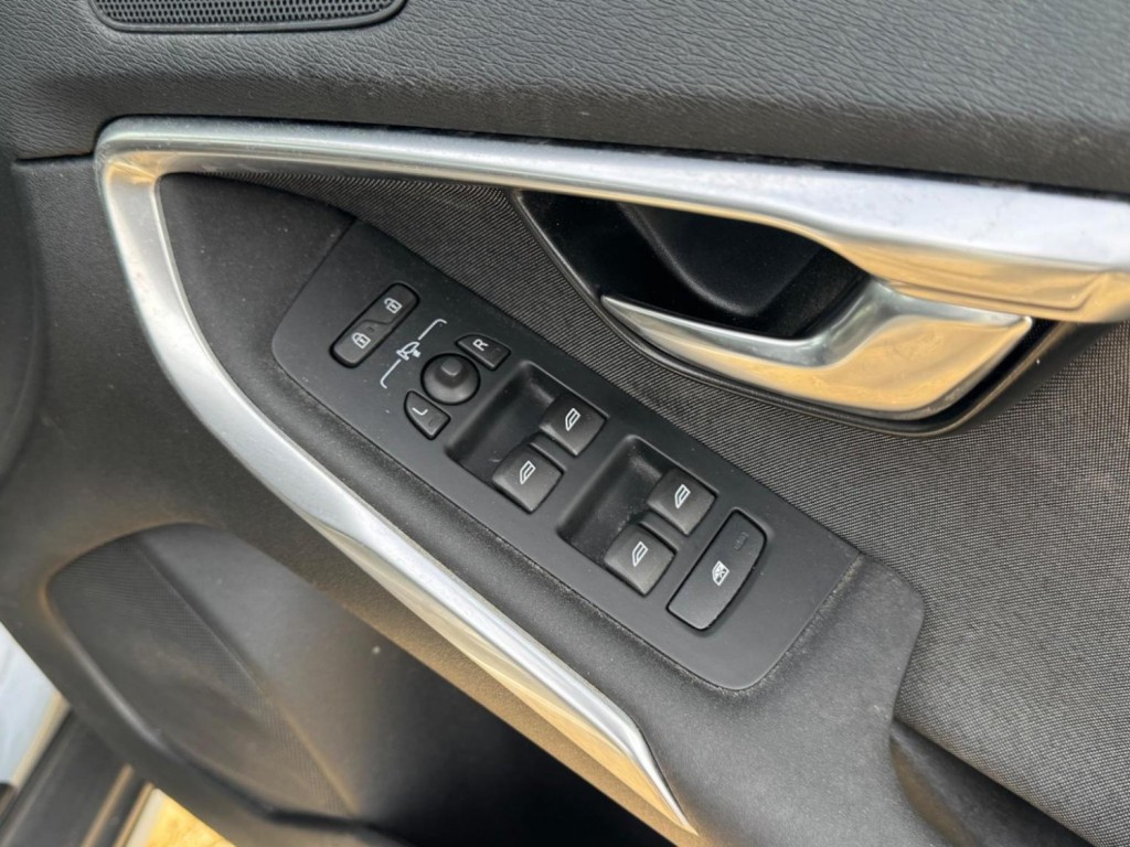 VOLVO V40 CROSS COUNTRY