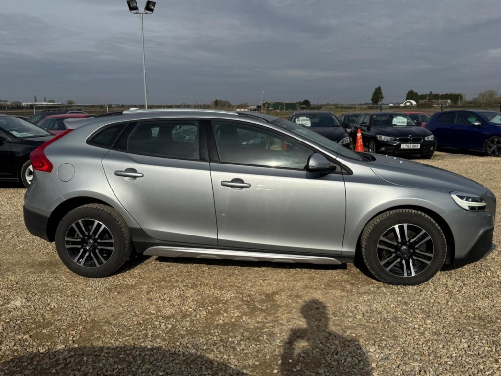 VOLVO V40 CROSS COUNTRY