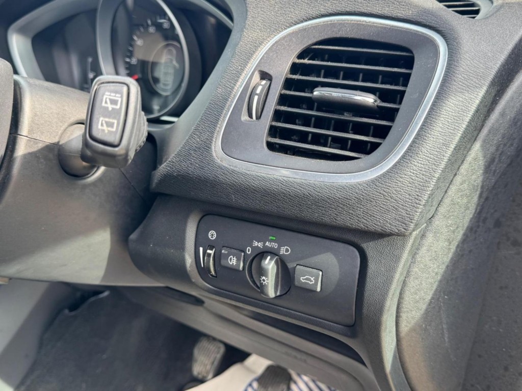 VOLVO V40 CROSS COUNTRY