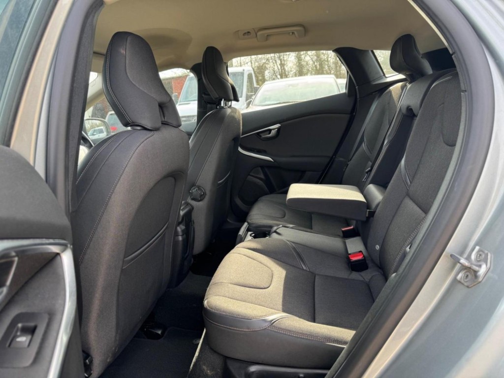 VOLVO V40 CROSS COUNTRY