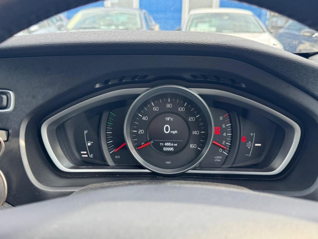 VOLVO V40 CROSS COUNTRY