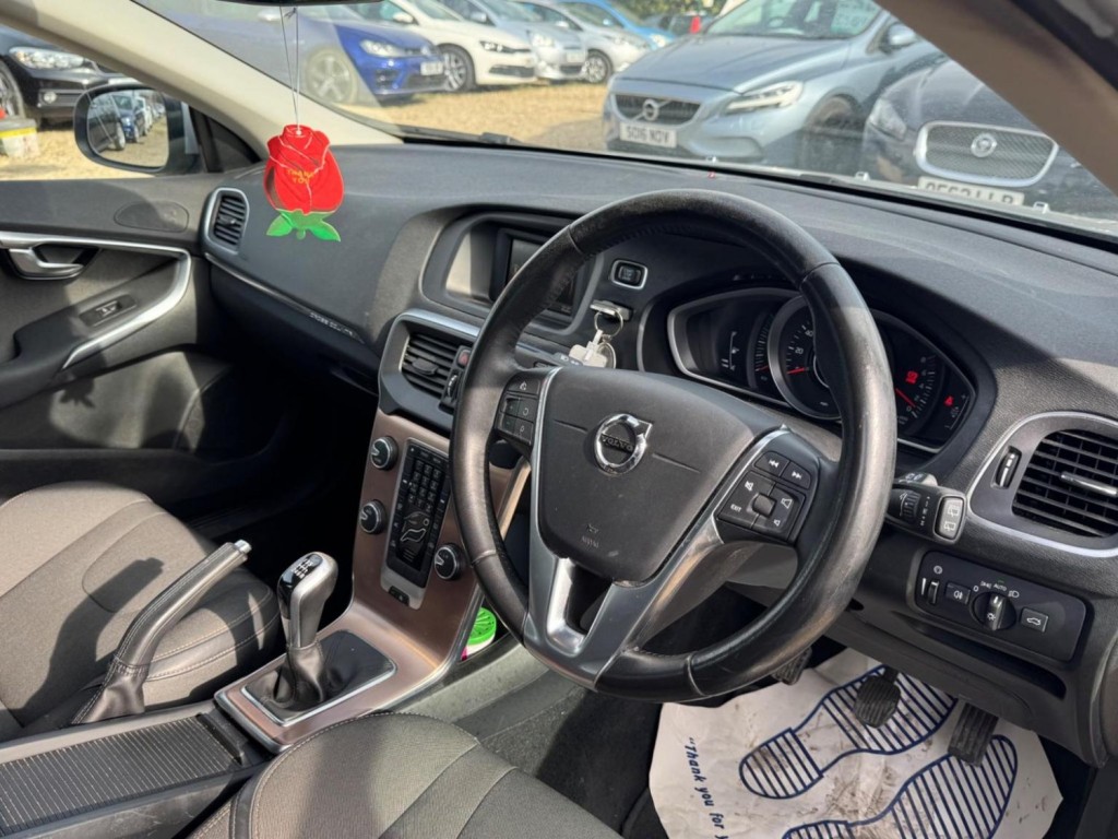 VOLVO V40 CROSS COUNTRY