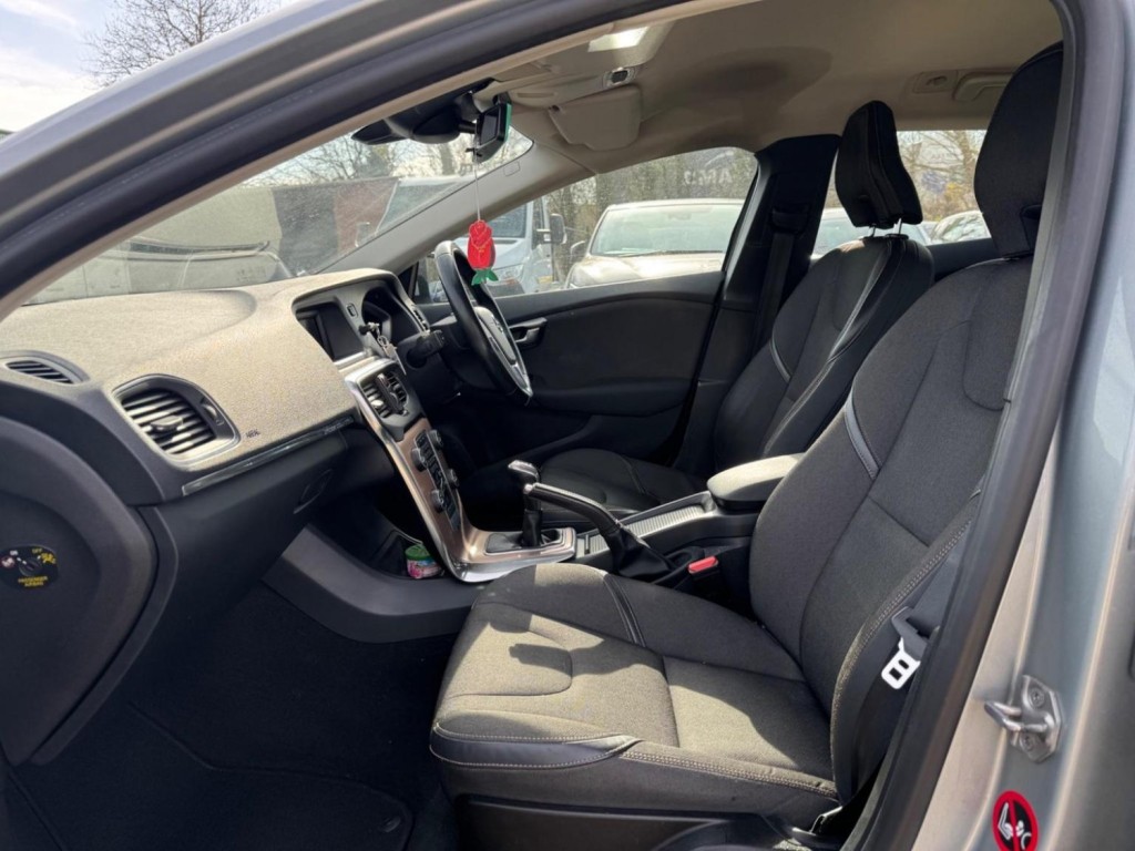 VOLVO V40 CROSS COUNTRY