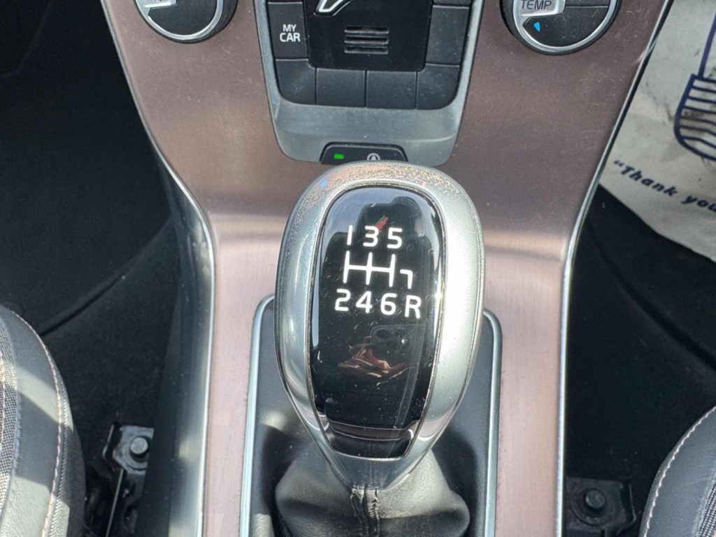 VOLVO V40 CROSS COUNTRY