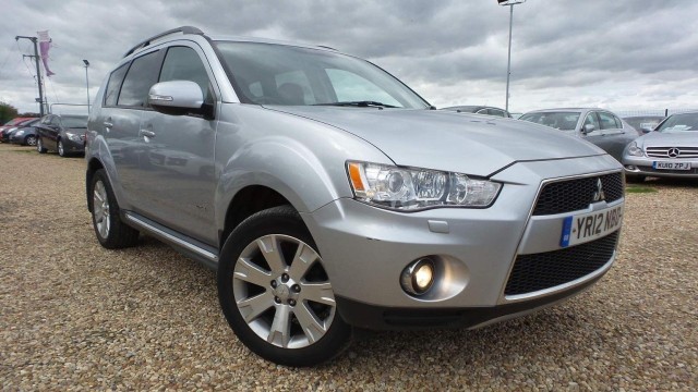 MITSUBISHI OUTLANDER