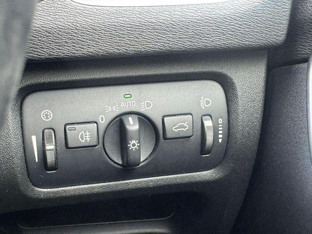 VOLVO V40 CROSS COUNTRY